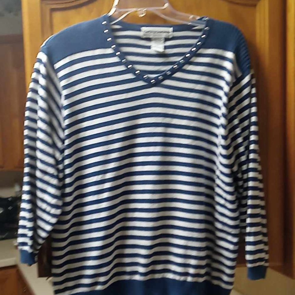 CATHY DANIELS WOMENS SWEATSHIRT SIZE X;